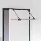 Az állítható karok keskeny ajtókhoz és falakhoz ideális akár 11 cm vastagságig.