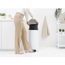 Műanyag belső tartály.