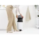A puha talprésznek köszönhetően a NewIcon hulladékgyűjtő bármilyen felületre biztonságosan helyezhető.