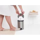 Könnyen zárható PerfectFit V szemeteszsákokkal.