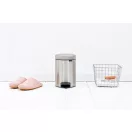 Fürdőszobák ideális kelléke a 3L Brabantia pedálos szemetes.