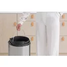 Kiemelhető műanyag tartály.