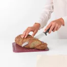 A Brabantia Tasty+ sötétszürke kenyérvágó kés kifejezetten kenyérszeletek vágására készült – különösen hatékony a ropogós héjú, puha belsejű kenyerek esetén.
