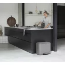 A platinaszürke szín minimalista és modern megjelenést kölcsönözhet a belső tereknek.