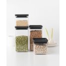 Szilikon tömítéssel ellátott fedelek - a száraz és nedves tartalmak frissességét hosszabb ideig megőrzi.