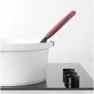 Brabantia TASTY+  tálalókanál, lapos kaparóéllel, beépített serpenyőtartóval, akasztóval, hőálló, műanyag, szőlőpiros