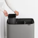 Kiemelhető belső műanyag tartályokkal