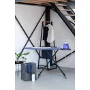 Sötét részletű otthona modern kiegészítője.