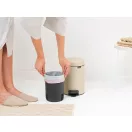 PerfectFit V méretű szemeteszsákkal kompatibilis.