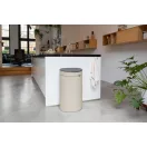 Használja a Brabantia Touch Bin-t konyhájában.