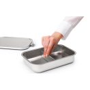 Belső elválasztó lemezzel.