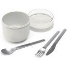 A 0,5 literes űrtartalom elegendő helyet biztosít müzlinek, joghurtnak, gyümölcsnek vagy zabkásának, így ideális társ a rohanó mindennapokban.