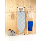 A Brabantia Ironing Board C vasalódeszka a tökéletes választás azoknak, akik értékelik a praktikus és stabil vasalási felületet.