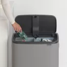 Kétosztatú szelektív szemeteskuka