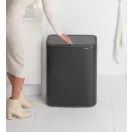 Lágy nyomásra nyíló fedél