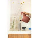 A sötétszürke szín elegáns megjelenést biztosít, míg a karcálló anyag hosszú élettartamot garantál.