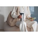 Autós pohártartókba is illeszkedik, így ideális utazáshoz és munkába járáshoz.