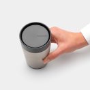 Biztonságos záródás, amely megakadályozza az ital kifolyását, így bárhová magaddal viheted.