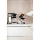 Alternatívát kínál az eldobható poharak helyett, csökkentve a hulladék mennyiségét.