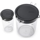 Kényelmes mozgatást és könnyű ürítést biztosító fogantyúval.