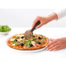 Az ergonomikus markolat kényelmes, stabil fogást nyújt, így a szeletelés biztonságos és gördülékeny élménnyé válik.