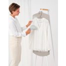 Akasztóval vállfákhoz.