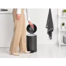 12L-es mérete alkalmassá teszi konyhai használatra.
