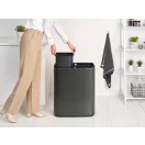 Emelje ki a műanyag belsőket tisztításhoz, vagy zsákcseréhez.
