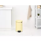 Világos, vidám színe feldobja a fürdőszoba hangulatát.