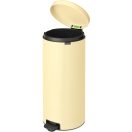 A 30L-es kukához passzoló méretpontos szemeteszsák jelölés a fedél alján található - G méret.