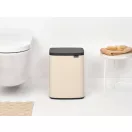 Helyezze a WC mellé a padlóra.