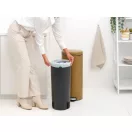 Egyszerűen tegye bele a G kódú szemeteszsákot.