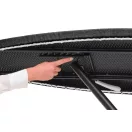 Az ergonomikus fém kar fokozatmentes és kényelmes magasságállítást tesz lehetővé.