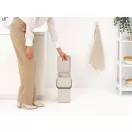 A Brabantia PerfectFit (C méret – 10-12L) szemeteszsákok természetes alapú, lebomló keményítőből készülnek, így teljes mértékben komposztálhatók.