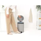 Zökkenőmentes használat: lágyan csukódó fedél, szuperkönnyű pedálmechanika.