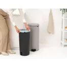 A beépített billenésgátlónak köszönhetően mindig stabilan áll.