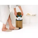 Kompatibilis a W méretű, méretpontos PerfectFit szemeteszsákokkal.