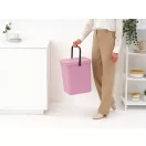 Ergonomikus ürítés: Praktikus hordozófogantyúval és alsó markolattal a stabil fogásért és a könnyed, gyors tisztításért.