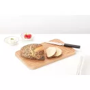 A faanyagot nem ajánlott vízben áztatni, a felület könnyen törölhető nedves törlőkendővel.
