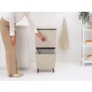 Tökéletes illeszkedés: a csomag tartalmaz egy Brabantia PerfectFit mintacsomagot (J kód), amely pontosan a szemetes méretéhez készült.