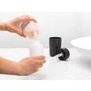 Töltsön akár 250ml folyékonyszappant a tartályba.
