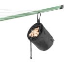 Időjárásálló csipesztartóval, ami karabinerrel van ellátva a könnyebb tárolásért.