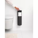 Zárt háza tisztán tartja a tartalék WC-papír tekercseket.