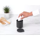 A vattapamacsok higiénikusan vannak tárolva.