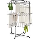 A három szinten elhelyezkedő, egyedileg nyitható szárítószárnyak maximális rugalmasságot biztosítanak a különböző méretű ruhák elrendezéséhez.