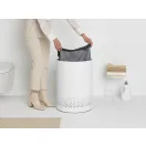 Az 55 literes tágas kapacitás két egyenlő részre osztva (2x27,5L) lehetővé teszi, hogy már a szennyesbe dobáskor különválogathassa a ruhákat.