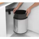 Belső műanyag vödörrel.