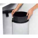 Belső műanyag tartállyal.