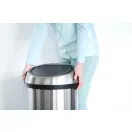 Szép, selyem burkolat ujjlenyomatmentes felületkezeléssel.