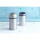 Matt felületű, nagyméretű szemetesek a Green Clean-től.